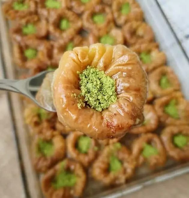 تصویر 3 از باقلوا ترکی با عطر هل زعفران و شیرینی متعادل